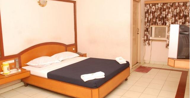 Hotel Dwarka Inn